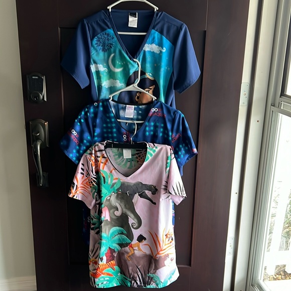Set of 3 Disney scrub tops, polyester/spandex size small - Picture 1 of 16